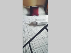 2814 Holistay Manila 2-Bedroom Condo w/ Netflix (with Balcony)
