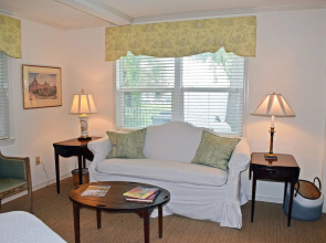 233 Cedar Street by Hodnett Cooper