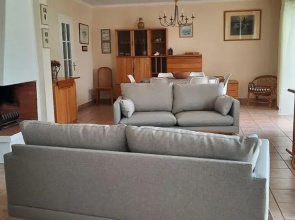 Sumptuous Holiday House Near The Beaches