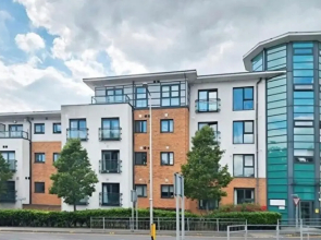 Pet Friendly - 4 Guests - Free Parking