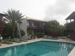 Paradise Garden Gumusluk Evleri