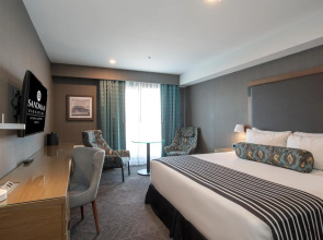 Sandman Signature Ottawa Airport Hotel