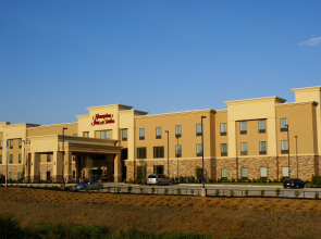 Hampton Inn & Suites Center