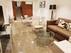 Darling Harbour Modern 2 Bedroom Terrace