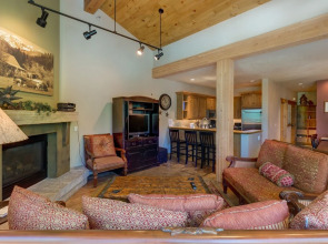 Ski Tip by Summit County Mountain Retreats