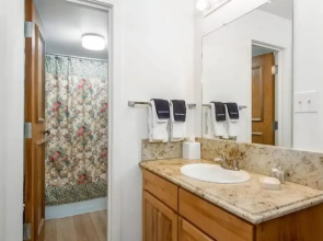 2 Bedroom Mountain Condo in Vail Village at Gondola One