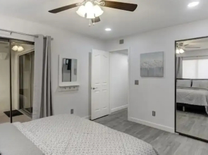 Executive 2 Bdrm Condo in the Heart of Biltmore!