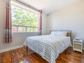 Charming 2BR Retreat Steps From Niagara Falls