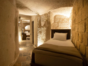 Medusa Cave Hotel
