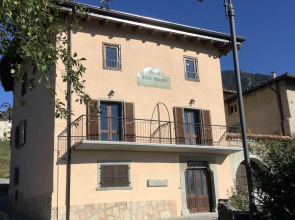 Appartamenti Casa Rita & Antica Corte Ginevra