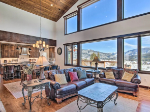 Spacious Big Sky Cabin w/ Hot Tub & Grill!