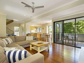 Azure Villas Private Holiday Apartment