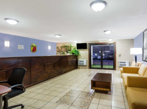 Super 8 by Wyndham Jonesboro