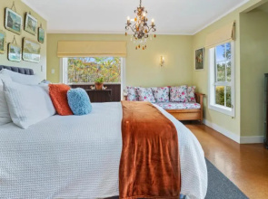 A Ray of Sunshine - Manly Holiday Home