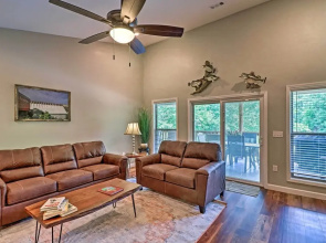 Bull Shoals Condo Retreat ~ 1 Mi to Marina!