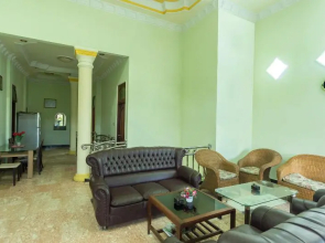 Senaz Guesthouse