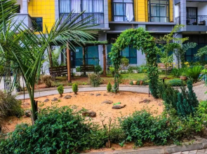 Lux Suites Silver Habor Apartments