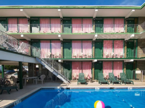 Grecian Gardens Motel