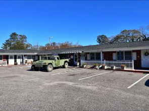 Chesterfield Hotel by OYO Hwy 9