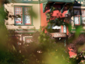 Abigail's Hotel
