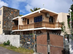 3 bedrooms villa at Blue Bay 500 m away from the beach with private pool enclosed garden and wifi