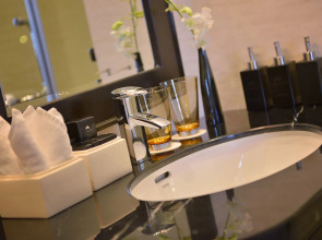 Paradise Suites Hotel