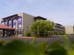 Grand Canyon University Hotel