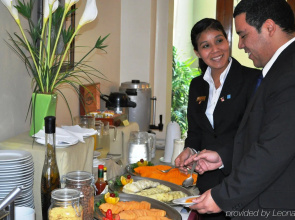 Embajadores Hotel