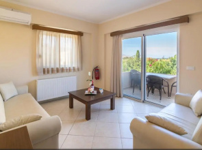 Selini Villas with private pool 10 minutes walking from the beach