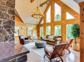 Spacious Wilmington Cabin: Walk to Lake