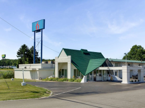Wingate by Wyndham Geneva at SPIRE Academy