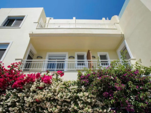Almiriki Chios Rooms & Apartments