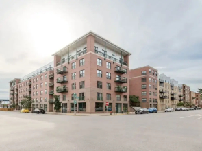 2 BR Apt with Kitchen and Wifi by Frontdesk