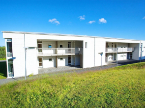 Golden Circle Apartments