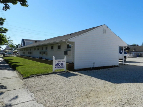 Broadway Court Motel