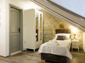 XIV Century rooms