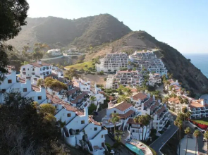 Catalina Holiday Beachfront Villas