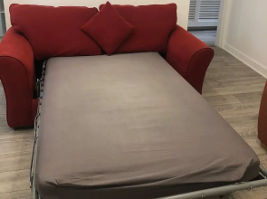 1 Bedroom Pet Friendly Apt Wd Free Wifi, Parking, Netflix & Pool Table. Sleeps 3