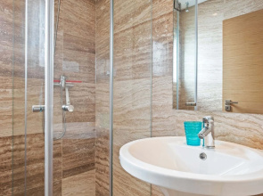 Attractive Villa in Salir Do Porto