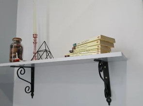 Black Gate - 2 Bedroom Apartment in the Heart of Old Town with Free Private Secured Parking