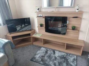 Butlin's Resort, Sleeps 6 w Parking & Pet-friendly