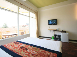 New iHouse Hotel - Hostel