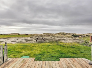 Sanderling Sea Cottages, Unit 2: Walk to Coast!
