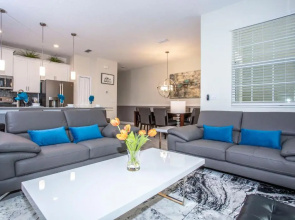 Marvelous 4 Bedroom w/ Screened Pool Close to Disney 4977