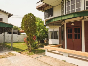 ATOM Poshtel - Hostel