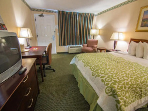 莱瑟姆戴斯套房酒店/北阿尔巴尼(Albany Airport Hotel)