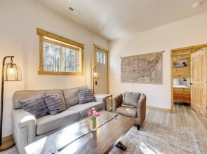13 Mi to Usafa: Peaceful Colorado Springs Getaway!