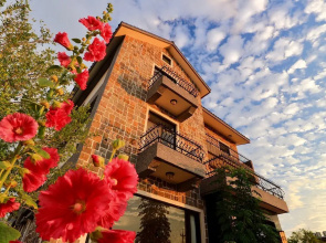 Floral Land B&B