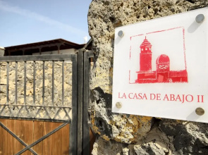 La Casa De Abajo
