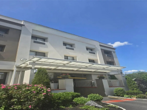 Best Western Roslyn-Long Island Hotel